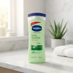 لوسیون بدن وازلین مدل Aloe Soothe حجم 400 میلی‌لیتر نرم‌کننده و آبرسان پوست خشک و معمولی با عصاره آلوئه ورا جذب سریع و حفظ لطافت و نرمی پوست بعد از استحمام - Image 2